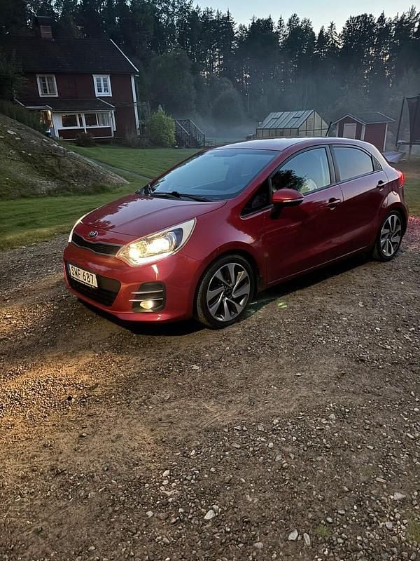 Begagnad Kia Rio 84 HK (61 kW) 2016 Halvkombi