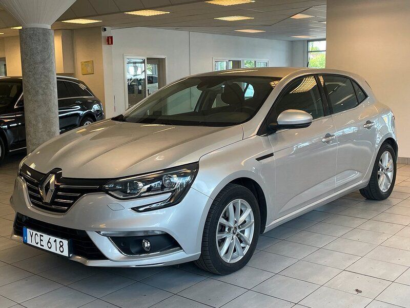 Silver Begagnad 2016 Renault Mégane III Halvkombi | 119 900 kr - Bild 1/4