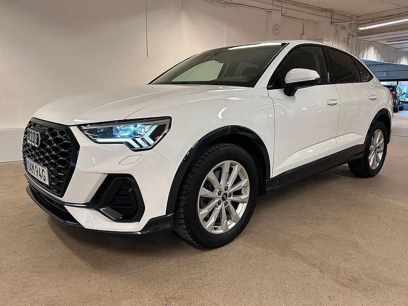 Vit Begagnad 2021 Audi Q3 Sportback SUV | 359 000 kr - Bild 1/4