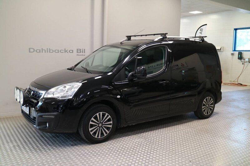 Svart Begagnad 2015 Peugeot Partner Minibuss | 99 000 kr (Dyr) - Bild 1/4