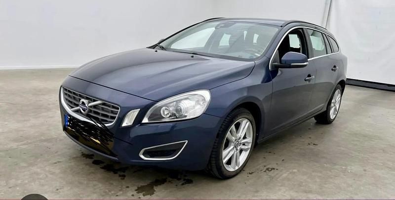 Blå Begagnad 2013 Volvo V60 Kinetic Kombi | 87 500 kr (Lite dyr) - Bild 1/4