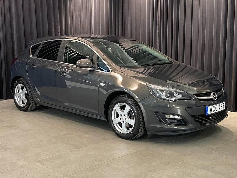 Grå Begagnad 2015 Opel Astra drive Halvkombi | 89 500 kr (Marknadspris) - Bild 1/4