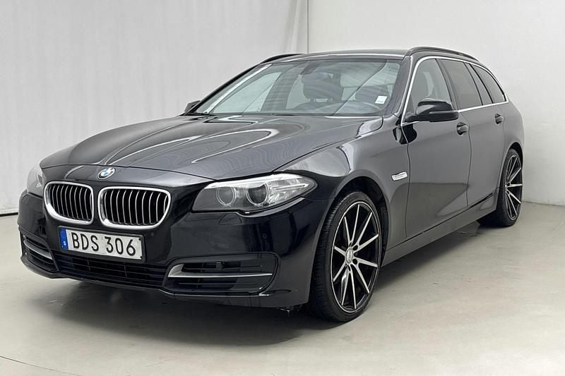 Svart Begagnad 2014 BMW 520 Kombi | 109 000 kr (Superpris) - Bild 1/4