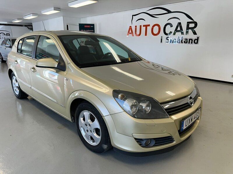 Gul Begagnad 2004 Opel Astra Halvkombi | 24 900 kr (Lite dyr) - Bild 1/4