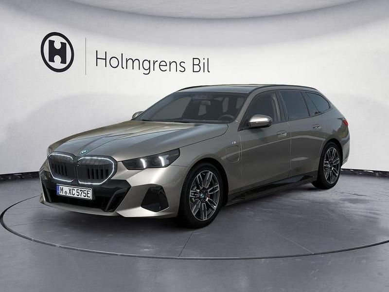 Begagnad BMW 530 M Sport 190 HK (139 kW) 2025 Oxide grey Kombi