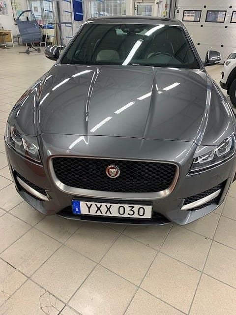 Begagnad 2018 Jaguar XF Sedan | 245 000 kr - Bild 1/4