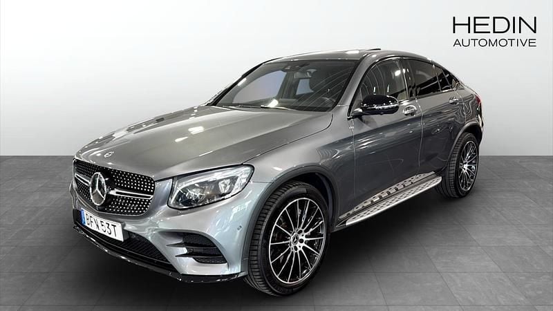 Svart Begagnad 2019 Mercedes GLC220 AMG Sportkupé | 399 900 kr (Marknadspris) - Bild 1/4