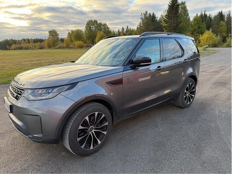 Grå Begagnad 2018 Land Rover Discovery 5 SUV | 215 000 kr - Bild 1/4