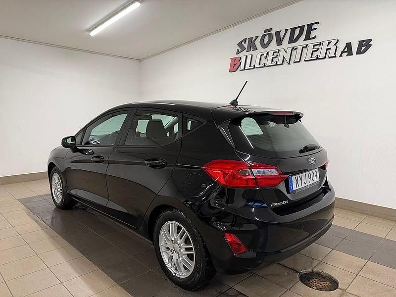 Begagnad Ford Fiesta Trend 86 HK (63 kW) 2018 Svart Halvkombi