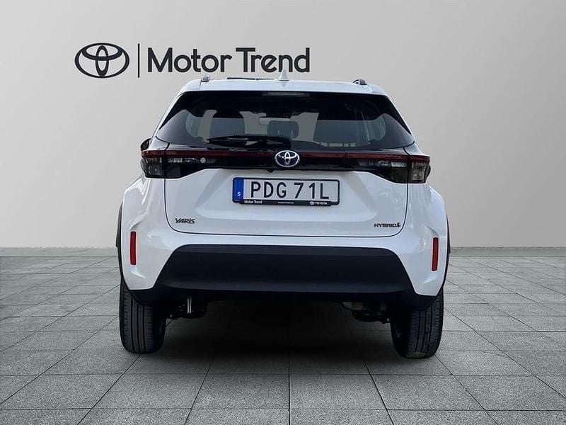 Begagnad Toyota Yaris Hybrid Active 117 HK (86 kW) 2023 Vit