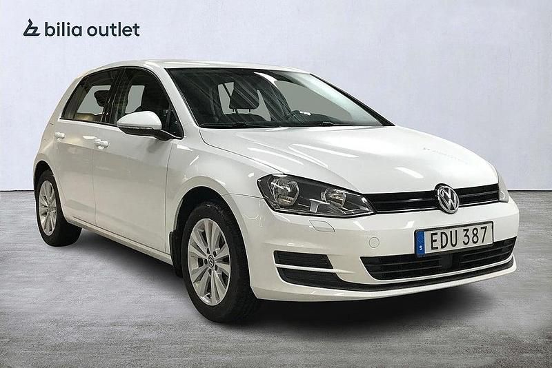 Begagnad VW Golf VII 110 HK (80 kW) 2017 Vit Halvkombi
