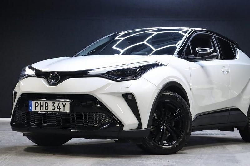 Begagnad Toyota C-HR Sport 184 HK (135 kW) 2023 Vit SUV