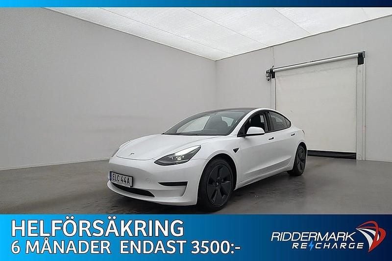 Vit Begagnad 2021 Tesla Model 3 Standard Range Plus Sedan | 239 800 kr (Marknadspris) - Bild 1/3