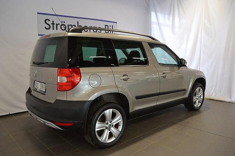 Begagnad Skoda Yeti 110 HK (80 kW) 2010 Ljusbrun SUV