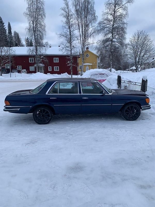 Begagnad Mercedes 280 185 HK (136 kW) 1975