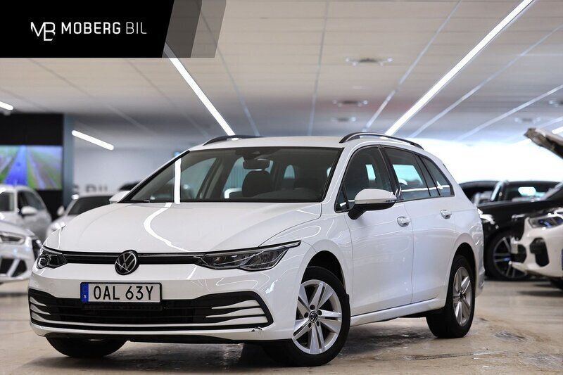 Vit Begagnad 2022 VW Golf VIII Kombi | 269 900 kr (Marknadspris) - Bild 1/3