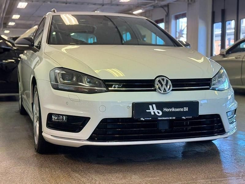 Begagnad VW Golf VII GT 150 HK (110 kW) 2016 Vit Kombi