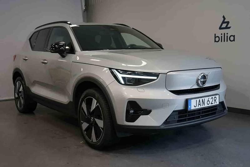 Silver Begagnad 2024 Volvo XC40 SUV | 429 900 kr - Bild 1/1