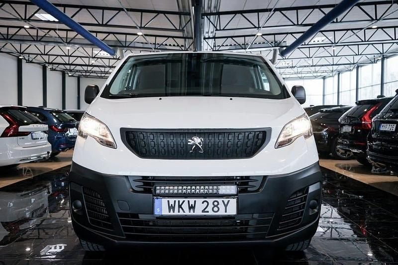 Begagnad Peugeot Expert 144 HK (105 kW) 2022 Vit Van