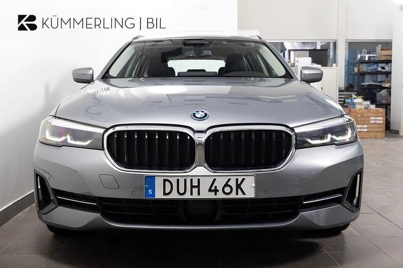 Begagnad BMW 530 295 HK (216 kW) 2023 Grå Kombi