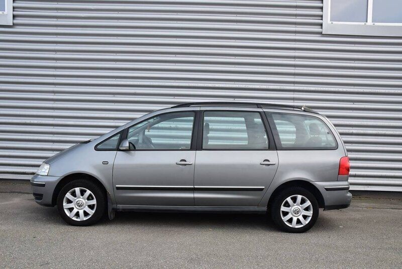 Begagnad VW Sharan 150 HK (110 kW) 2005 Gråmetallic Minibuss