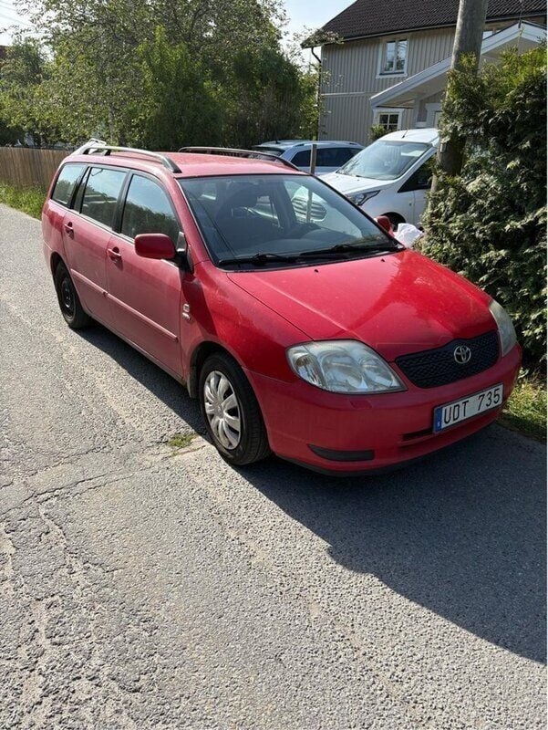 Röd Begagnad 2003 Toyota Corolla Kombi | 22 000 kr (Bra pris) - Bild 1/3