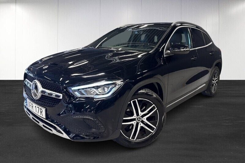 Svart (black) Begagnad 2020 Mercedes GLA200 AMG SUV | 329 900 kr (Marknadspris) - Bild 1/4