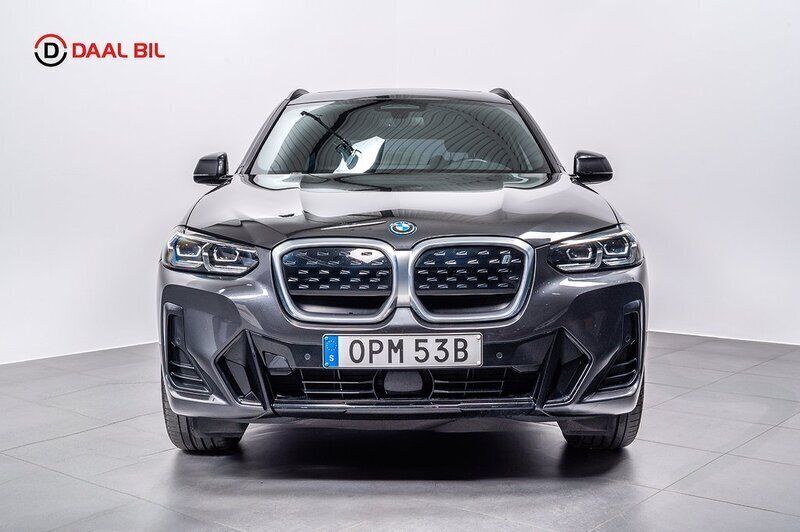 Begagnad BMW iX3 M Sport 210 kW (286 HK) 2022 Grå SUV