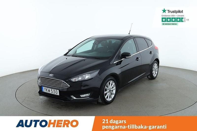 Svart Begagnad 2016 Ford Focus Titanium Halvkombi | 116 000 kr (Dyr) - Bild 1/4
