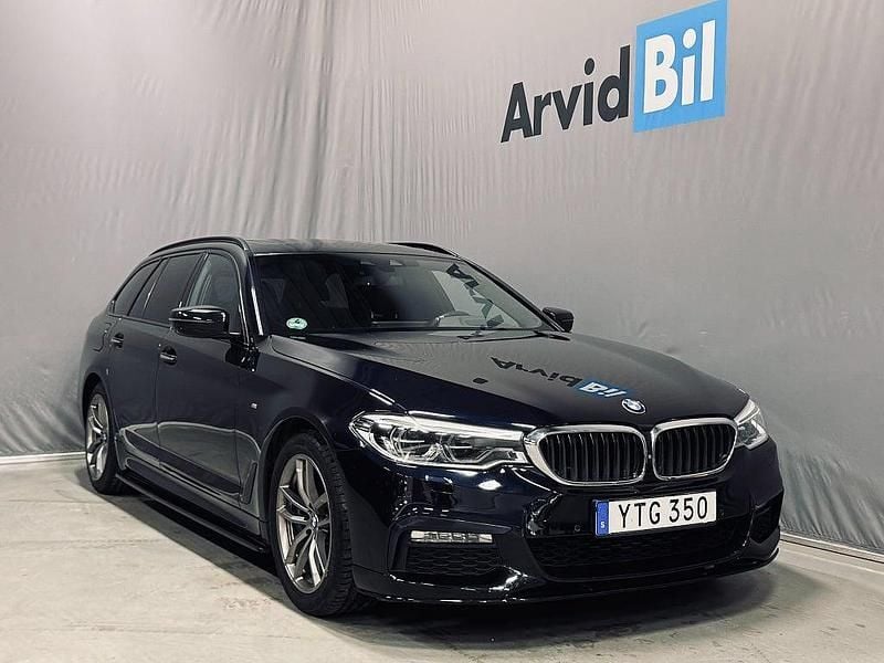 Svart Begagnad 2017 BMW 530 M Sport Kombi | 295 700 kr (Marknadspris) - Bild 1/3