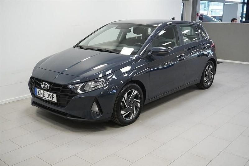 Blå Begagnad 2022 Hyundai i20 Essential Halvkombi | 159 900 kr (Marknadspris) - Bild 1/4