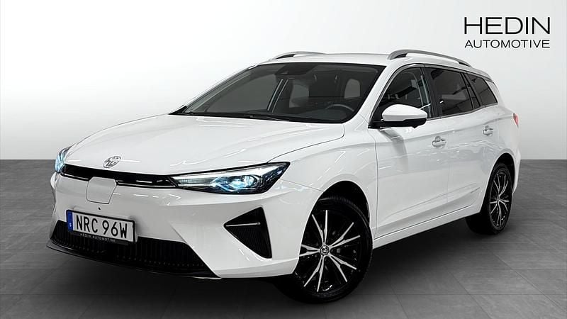 Vit (white) Begagnad 2022 MG MG5 EV Kombi | 179 900 kr (Bra pris) - Bild 1/4