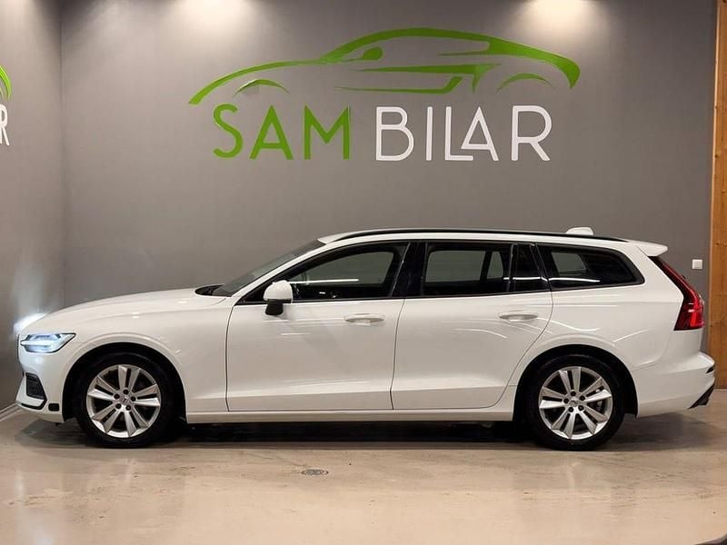Begagnad Volvo V60 Momentum 190 HK (139 kW) 2020 Vit Kombi