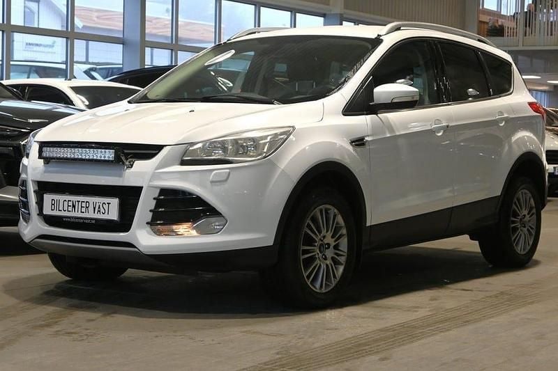 Begagnad Ford Kuga Titanium 140 HK (102 kW) 2014 Vit SUV
