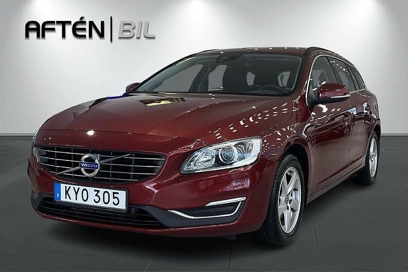 Röd Begagnad 2015 Volvo V60 Momentum Kombi | 144 800 kr (Marknadspris) - Bild 1/3