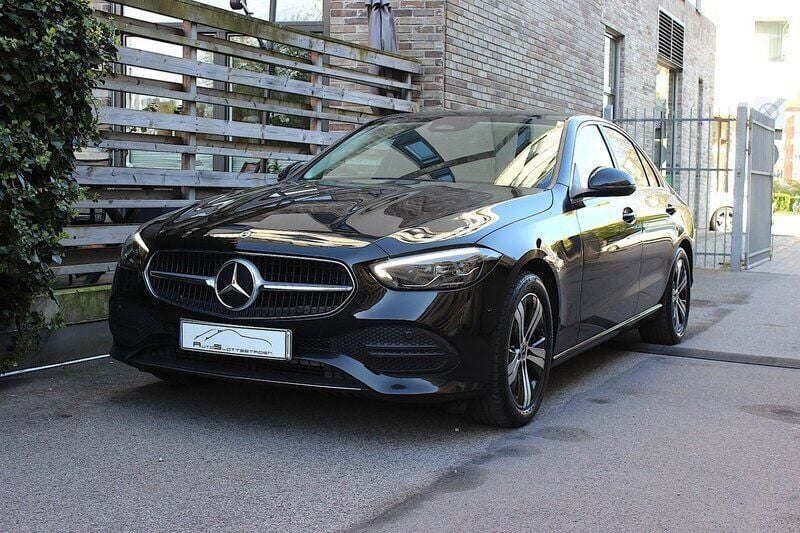 Svart Begagnad 2023 Mercedes C220 Avantgarde Sedan | 379 900 kr (Bra pris) - Bild 1/4