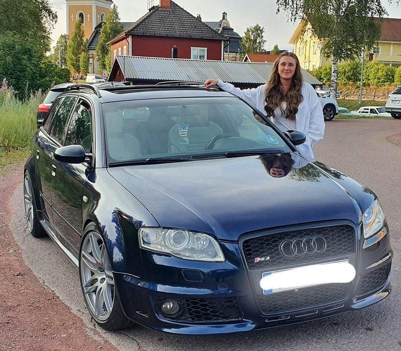 Grå Begagnad 2007 Audi RS4 Kombi | 319 000 kr - Bild 1/4