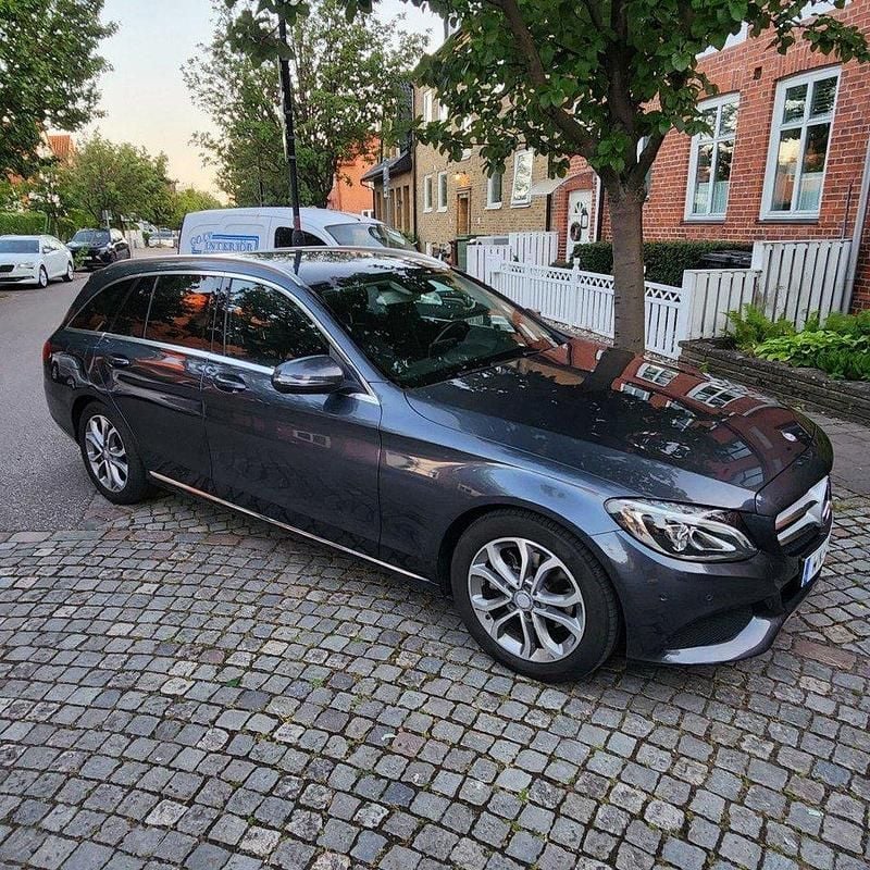 Grå Begagnad 2016 Mercedes C220 Avantgarde Kombi | 190 000 kr (Bra pris) - Bild 1/4