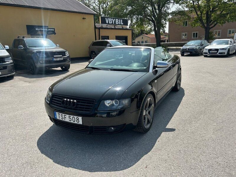 Svart Begagnad 2003 Audi A4 Cabriolet Cab | 62 000 kr (Marknadspris) - Bild 1/4