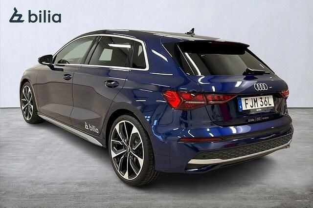 Begagnad Audi A3 Advanced 150 HK (110 kW) 2024 Mörkblå Halvkombi