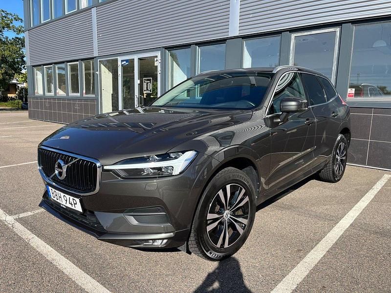 Mörkgrå (grå) Begagnad 2021 Volvo XC60 Momentum SUV | 314 900 kr (Superpris) - Bild 1/4