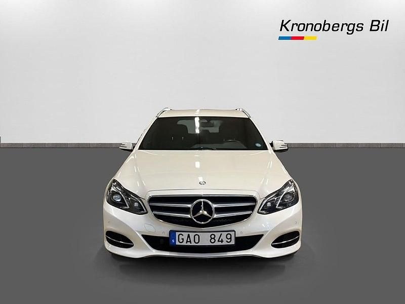 Begagnad Mercedes E250 Avantgarde 211 HK (155 kW) 2014 Vit Kombi