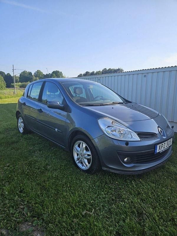 Blå Begagnad 2006 Renault Clio R.S. Halvkombi | 28 500 kr (Marknadspris) - Bild 1/4