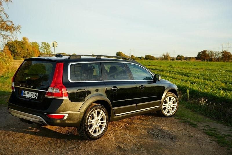 Svart Begagnad 2014 Volvo XC70 Summum SUV | 175 000 kr (Bra pris) - Bild 1/4