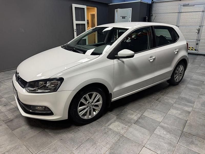Begagnad VW Polo 90 HK (66 kW) 2016 Vit Halvkombi
