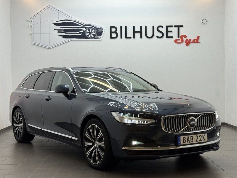 Mörkblå Begagnad 2022 Volvo V90 Inscription Kombi | 378 500 kr (Dyr) - Bild 1/2