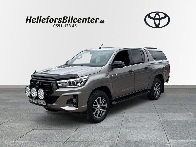 Brun Begagnad 2020 Toyota HiLux Pickup | 525 000 kr - Bild 1/4