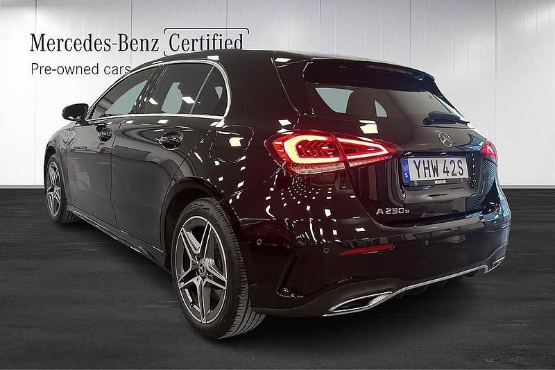Begagnad Mercedes A250 AMG 160 HK (117 kW) 2022 Svart Halvkombi