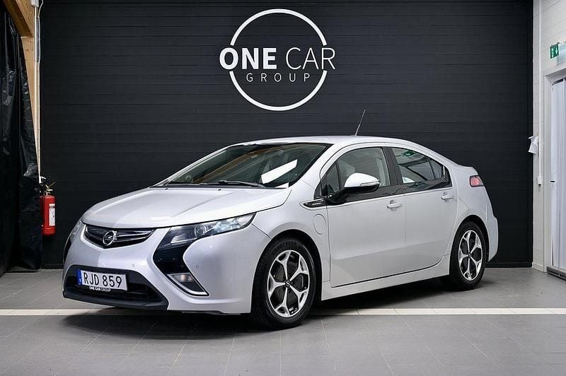 Grå Begagnad 2014 Opel Ampera Halvkombi | 129 800 kr - Bild 1/4