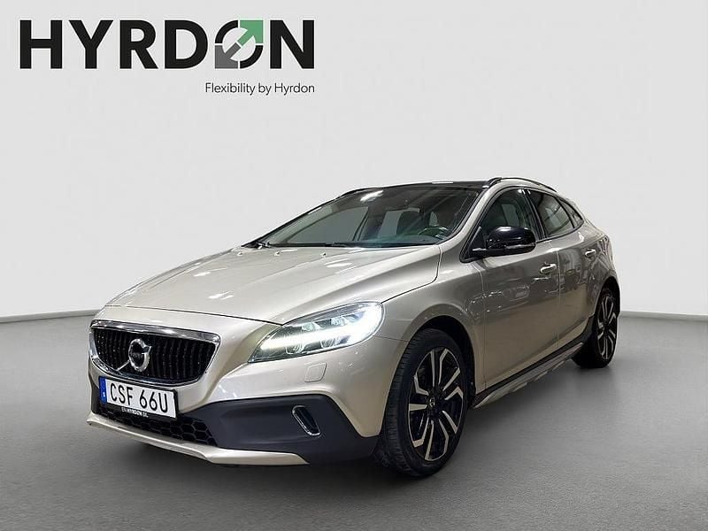 Ljusgrå Begagnad 2017 Volvo V40 Momentum Halvkombi | 129 000 kr (Marknadspris) - Bild 1/4